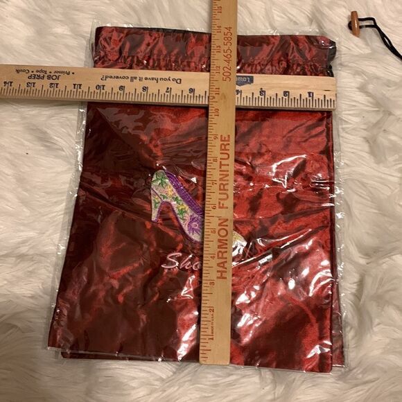 Package of three wine color shoe and/or lingerie drawstring bags - Picture 7 of 8